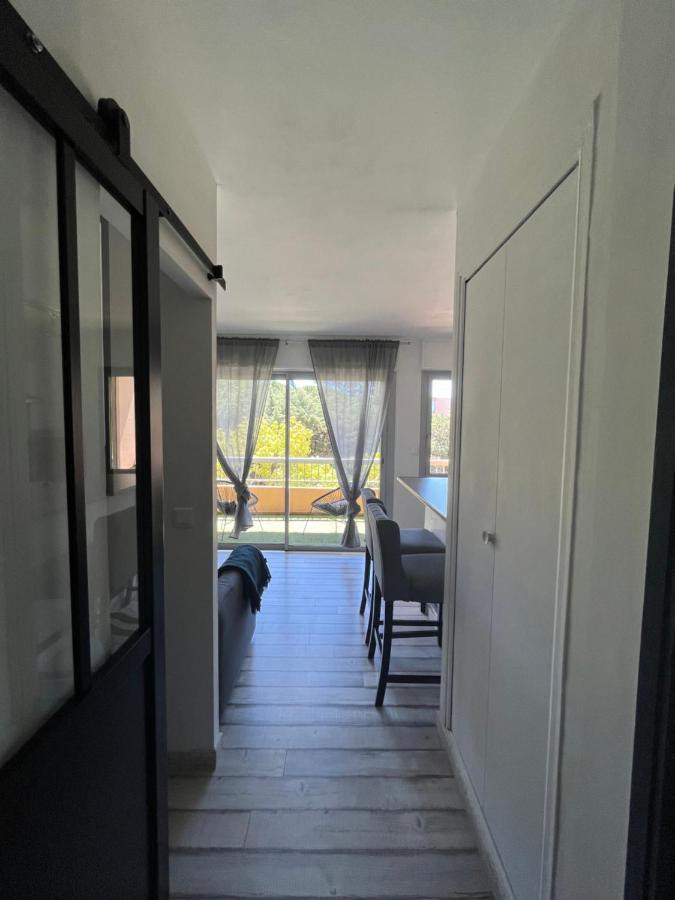 Chez Mel Et Manu Lägenhet Sanary-sur-Mer Exteriör bild