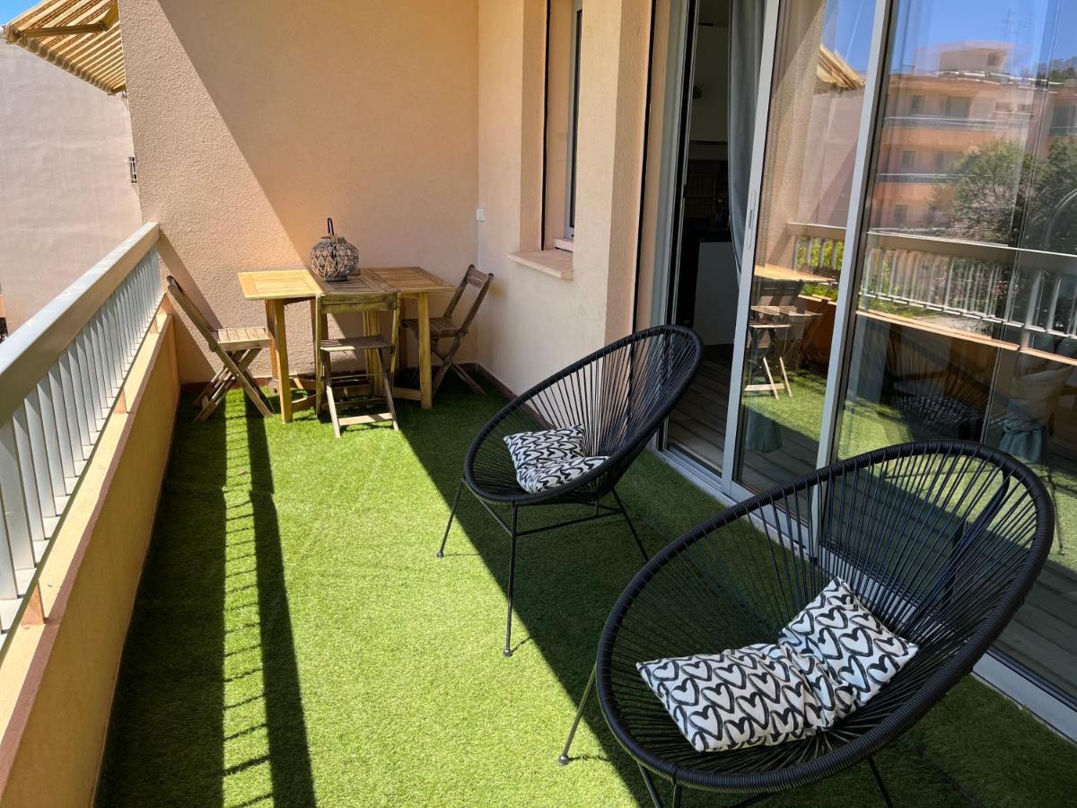 Chez Mel Et Manu Lägenhet Sanary-sur-Mer Exteriör bild